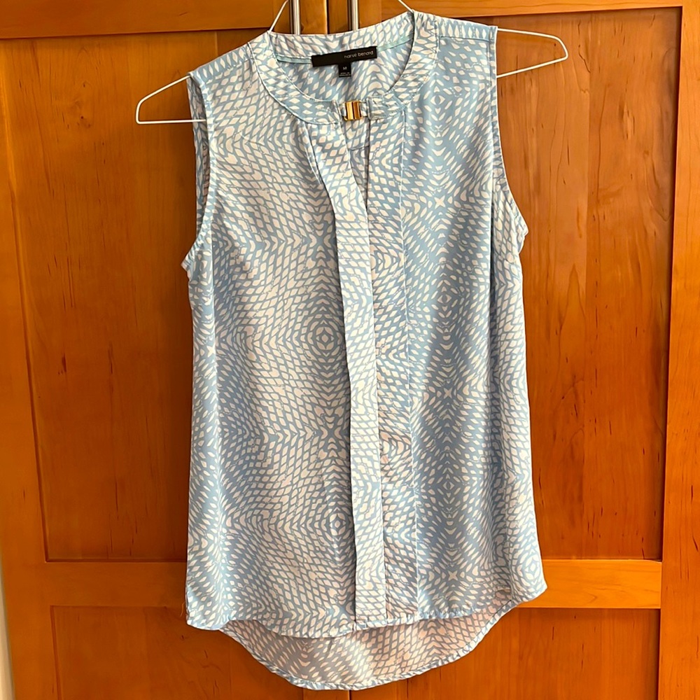 Harve Benard powder blue sleeveless tunic, size medium.